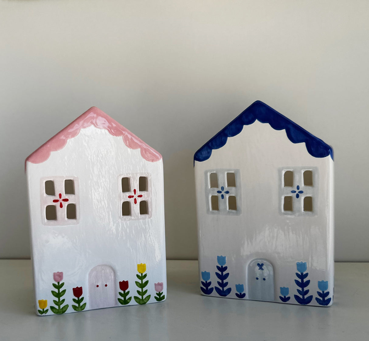 Tulip Fever Scalloped House Vase/Container | Wholesale