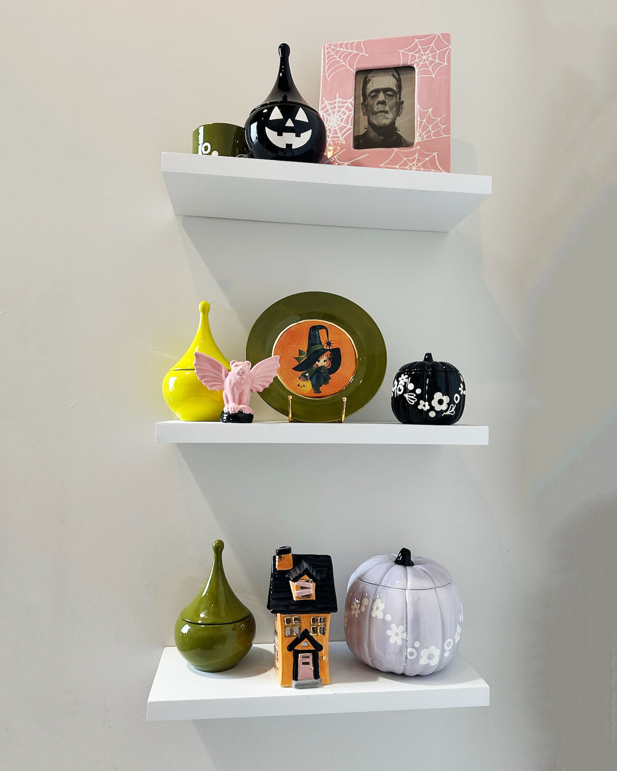Crazy Daisy Pumpkin Jars in Black