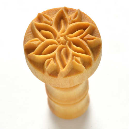 MKM Medium Round Stamp- Poinsettia- SCM-172