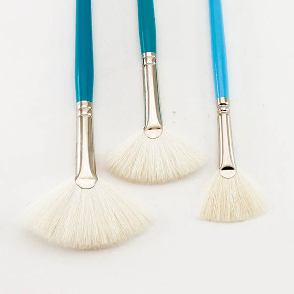 #8 Soft Fan Brush from Royal & Langnickel