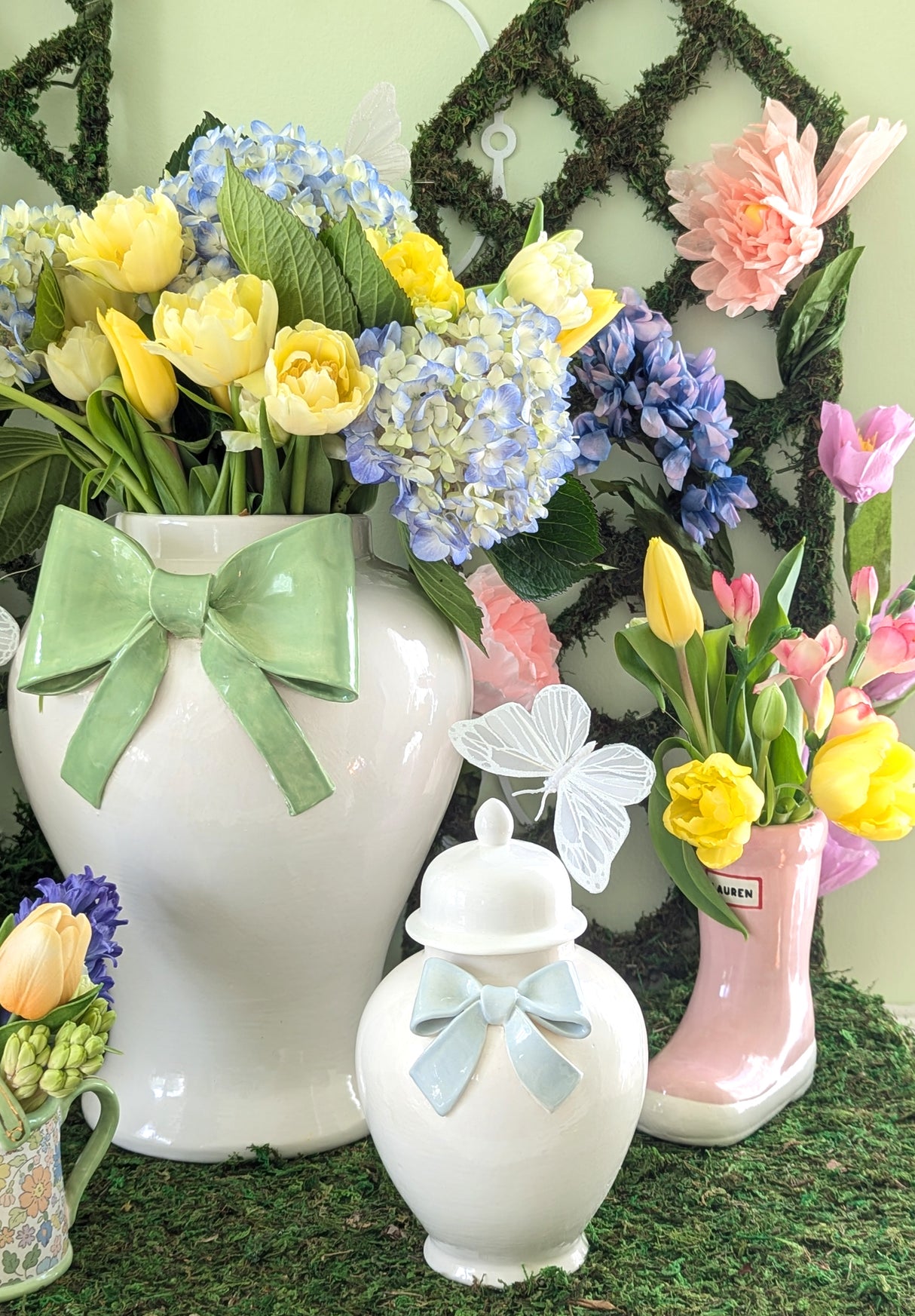 Ginger Jars with Sculpted Ceramic Bow in Cabbage Patch