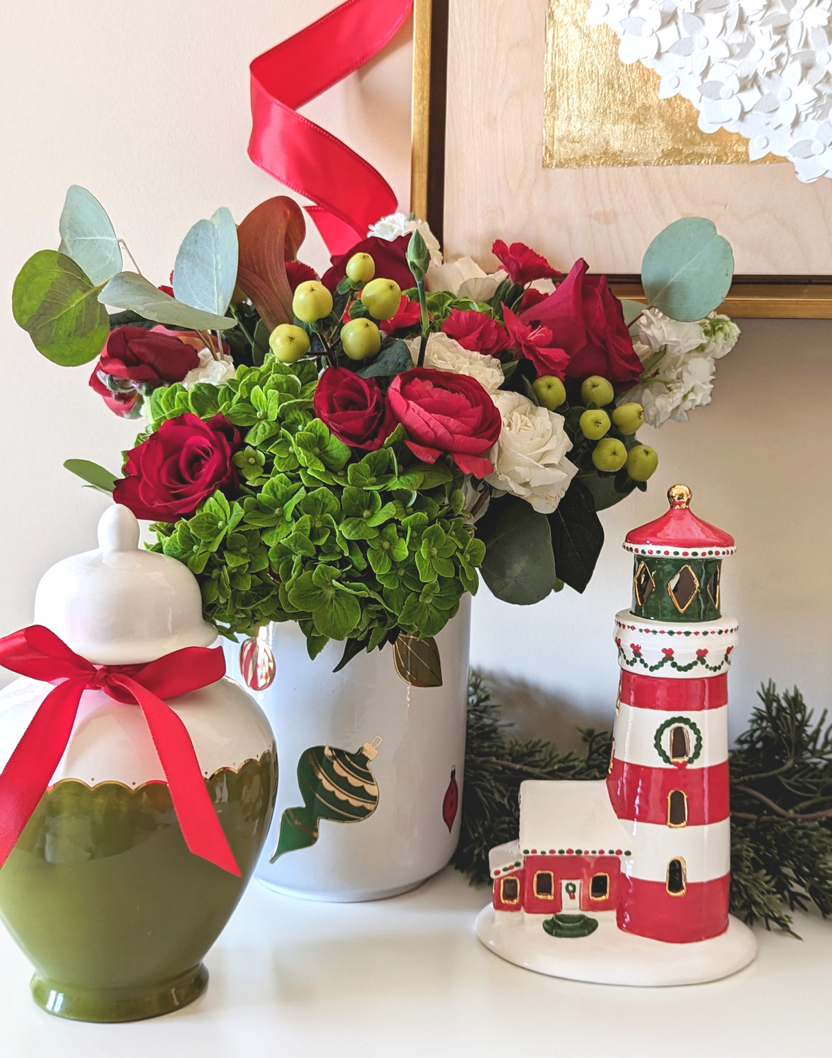 Classic Baubles Vase with 22K Gold Accents | Wholesale