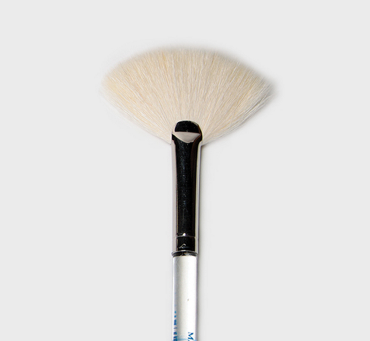 #8 Soft Fan Brush