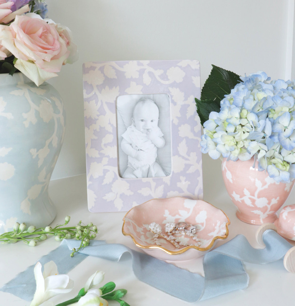 Chinoiserie Dreams Scalloped Bowls with 22K Gold Accent | Wholesale