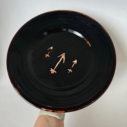 Black Plate with Arrows | Panther Pots Ayden Krzmarzick