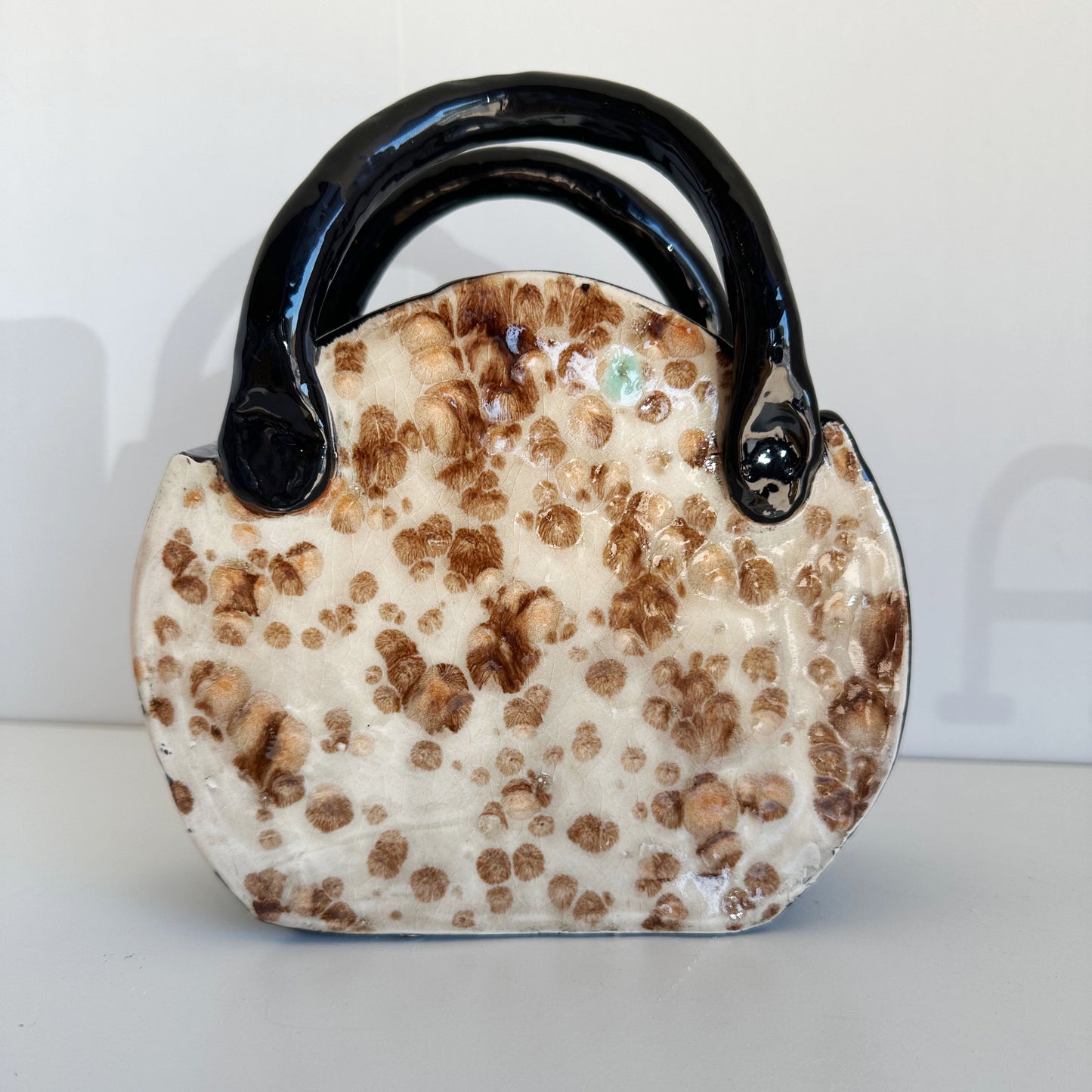 Speckled Purse Vase with Chain Decoration | Jessica Walker