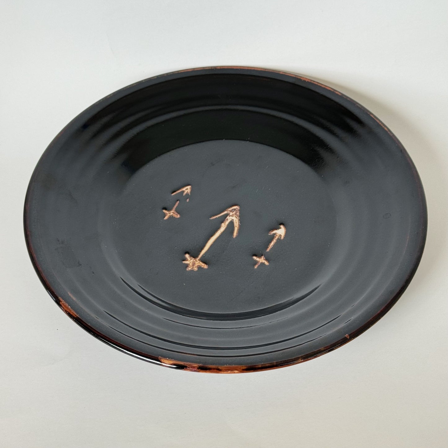 Black Plate with Arrows | Panther Pots Ayden Krzmarzick