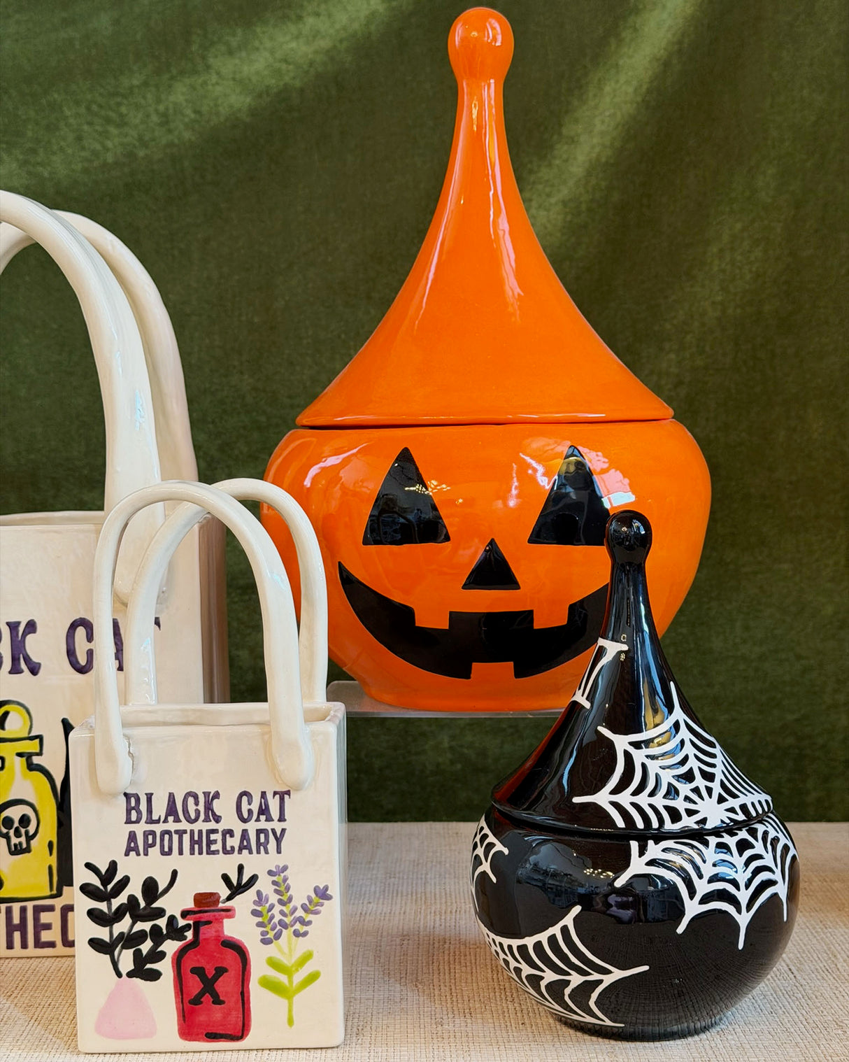 Spiderweb Teardrop Jar in Black