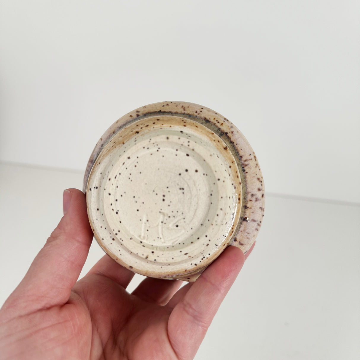 Twisted Sandy Speckled Cup/Vase | Madeleine Schmidt