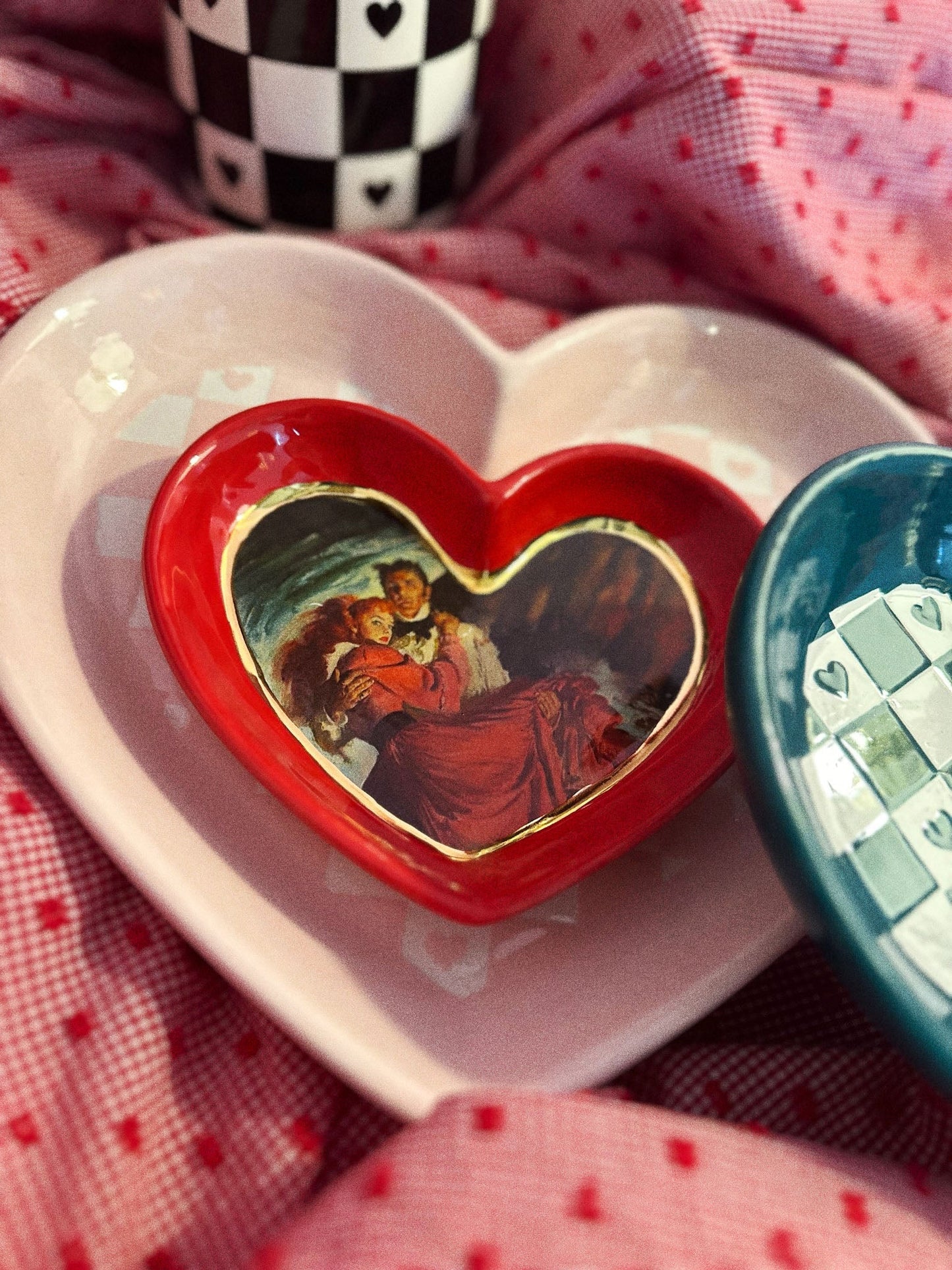 Medium Gilded Heart Dishes | Wholesale