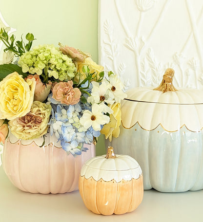 Scalloped Pumpkin Jars with 22K Gold Accents in Light Pink