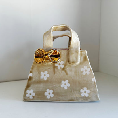 Tan Daisy Purse Vase | Jessica Walker